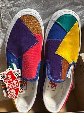 Vans (44B) (Pride) patchwork/true white Size 7Men / 8.5 Women